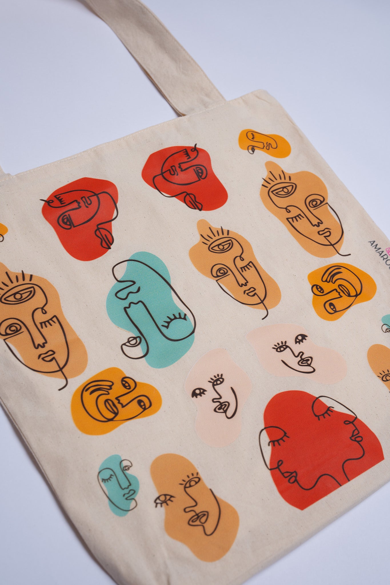 Tote Bag práctico y moderno – Espacioso, resistente y con estilo para cualquier ocasión REF: 8011