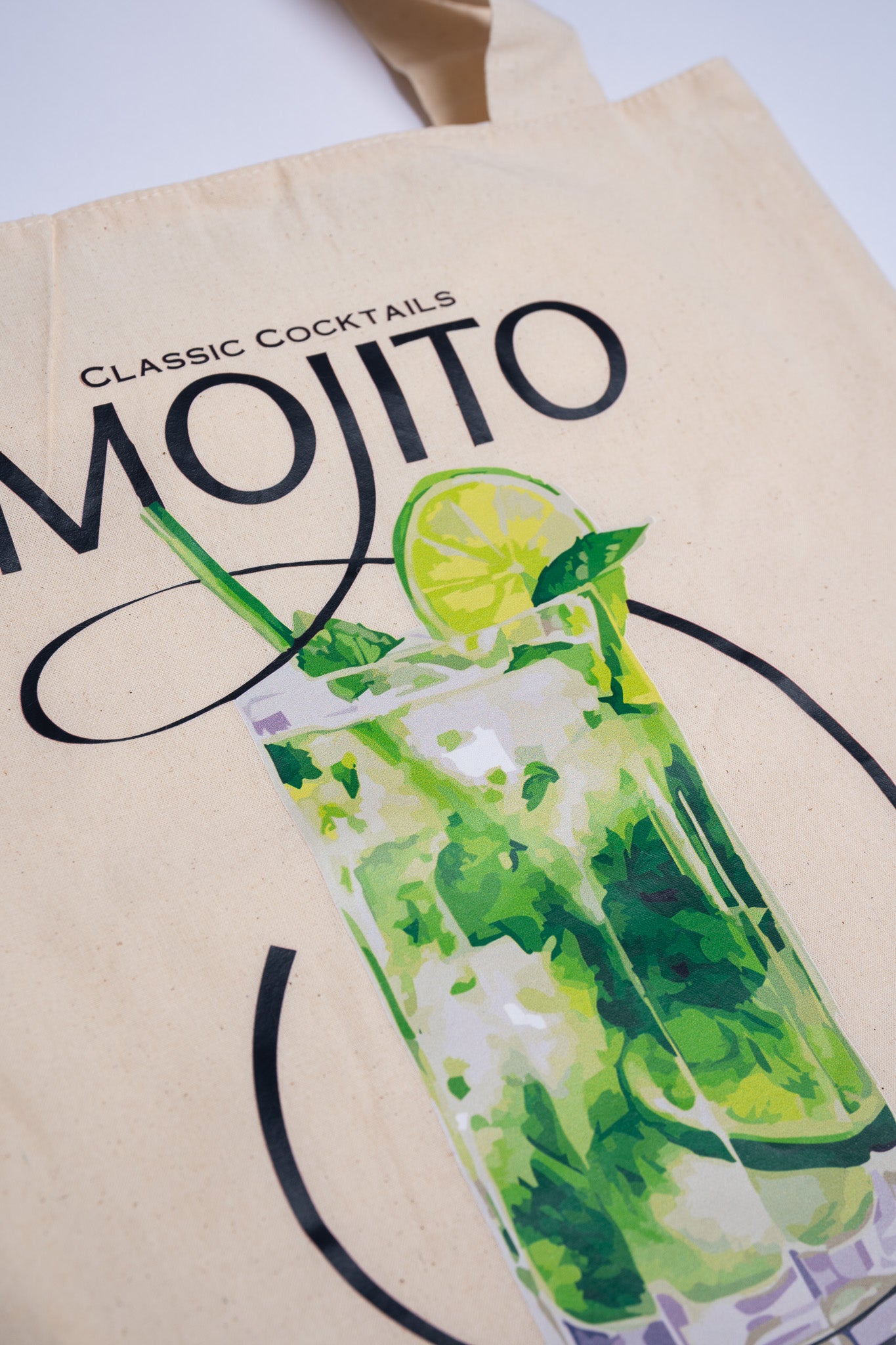 Tote Bag práctico y moderno – Espacioso, resistente y con estilo para cualquier ocasión REF: 8019