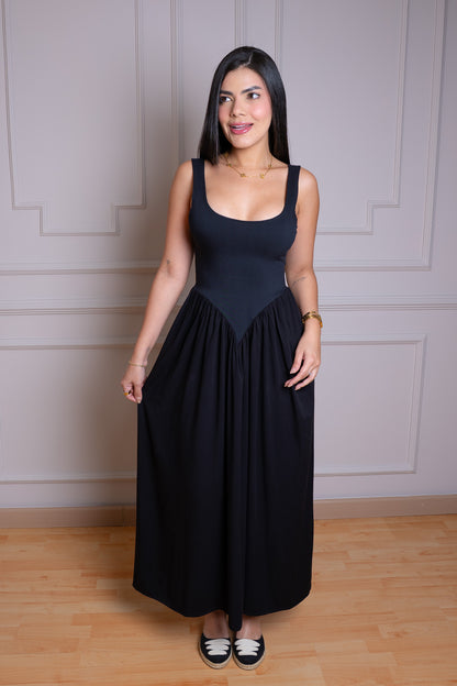 Vestido Negro Escote Redondo – Ideal para Toda Ocasión