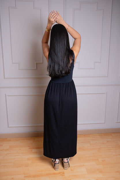 Vestido Negro Escote Redondo – Ideal para Toda Ocasión